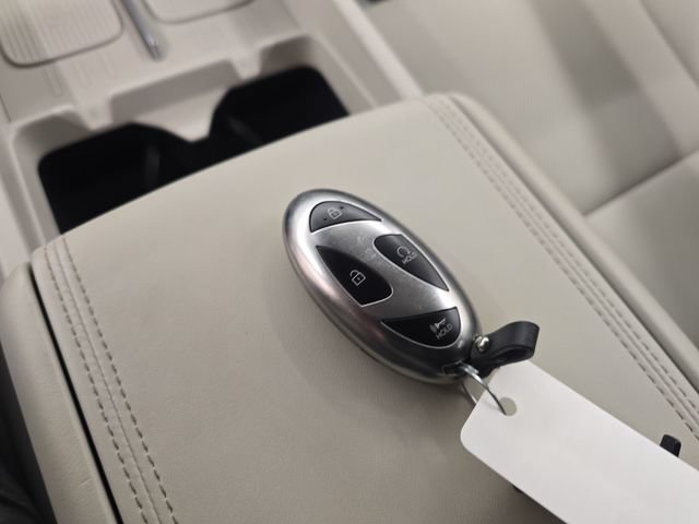 Used 2025 Hyundai Santa Fe SEL FWD image 28