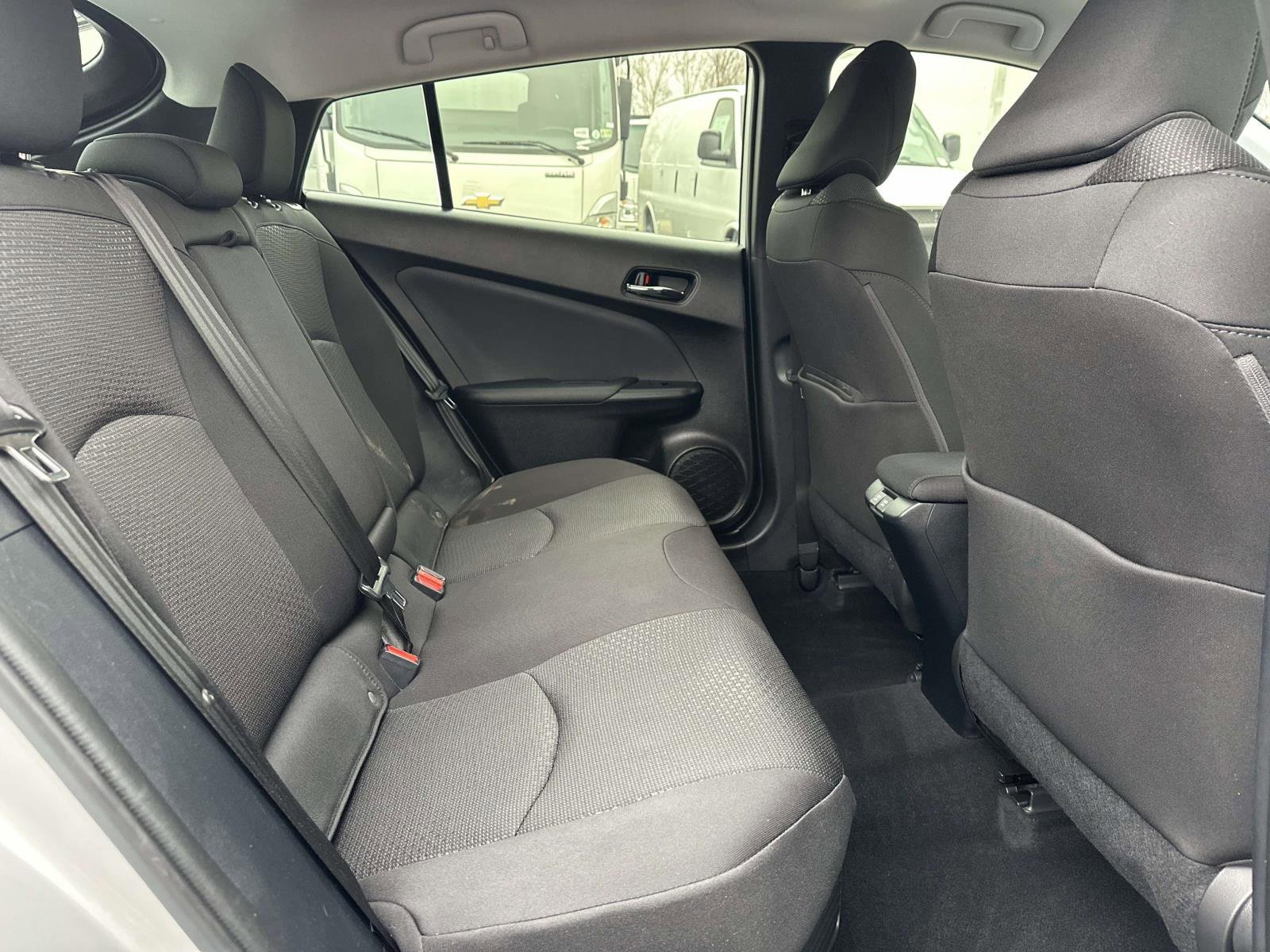 Used 2022 Toyota Prius LE image 24