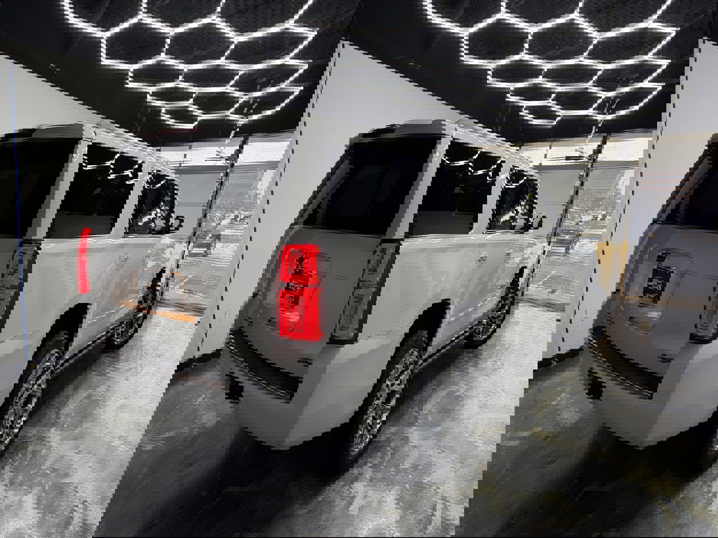 Used 2017 Chevrolet Suburban Premier image 5