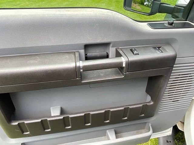 Used 2016 Ford F550 4x4 Regular Cab Super Duty image 10