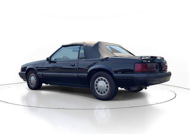 Used 1988 Ford Mustang LX RWD image 3