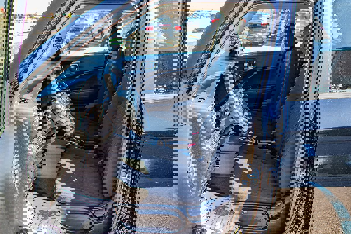 Used 2022 Hyundai Venue SE image 12