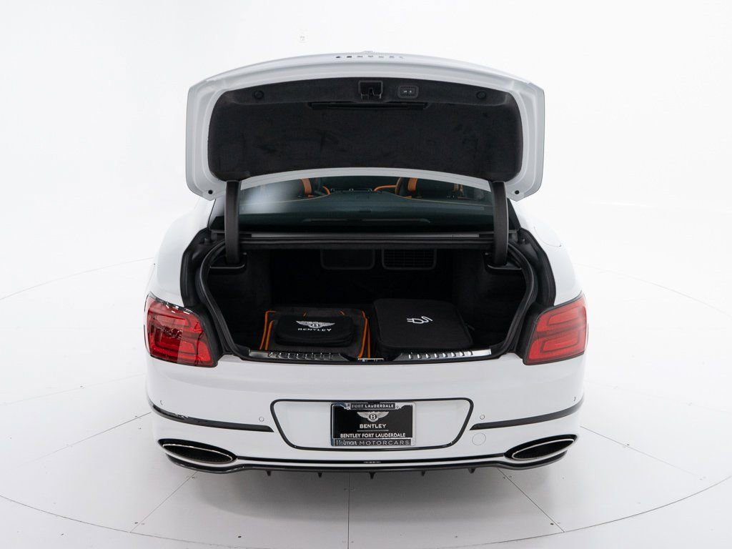 Used 2025 Bentley Flying Spur Plug-In Hybrid image 47