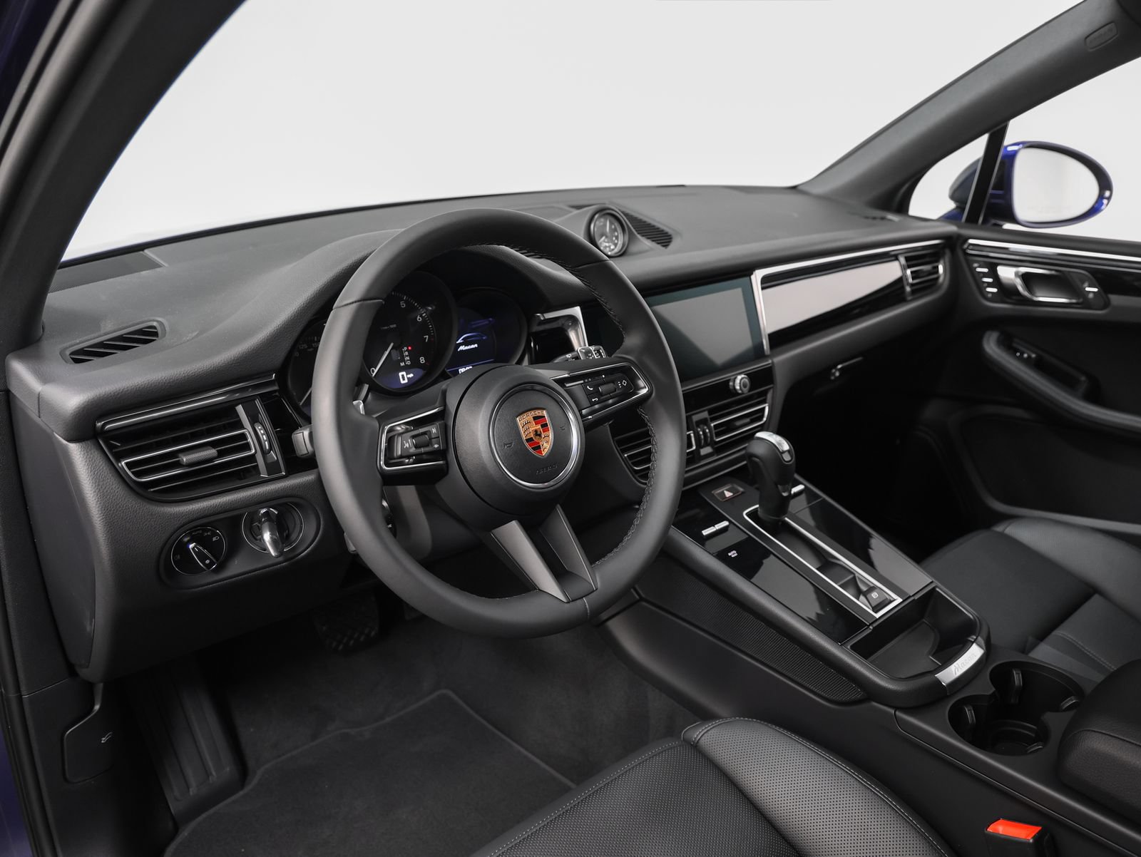 New 2026 Porsche Macan AWD/4WD image 4