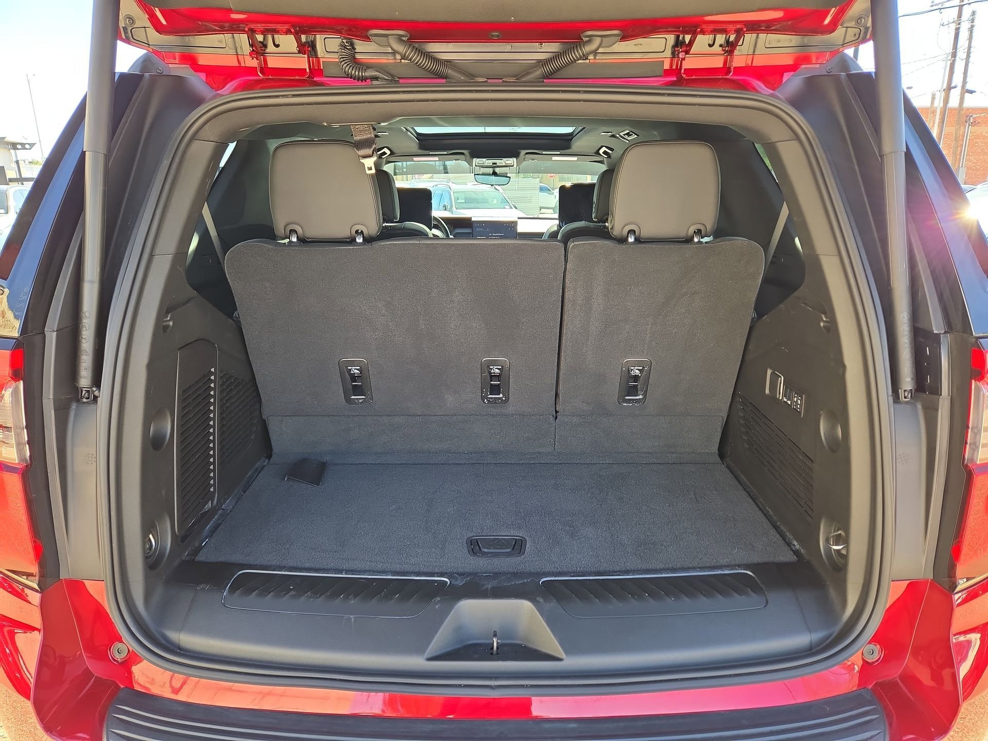 Used 2025 GMC Yukon Elevation w/ Elevation Premium Package image 12