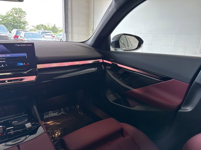 Used 2025 BMW i5 xDrive40 w/ Premium Package image 40