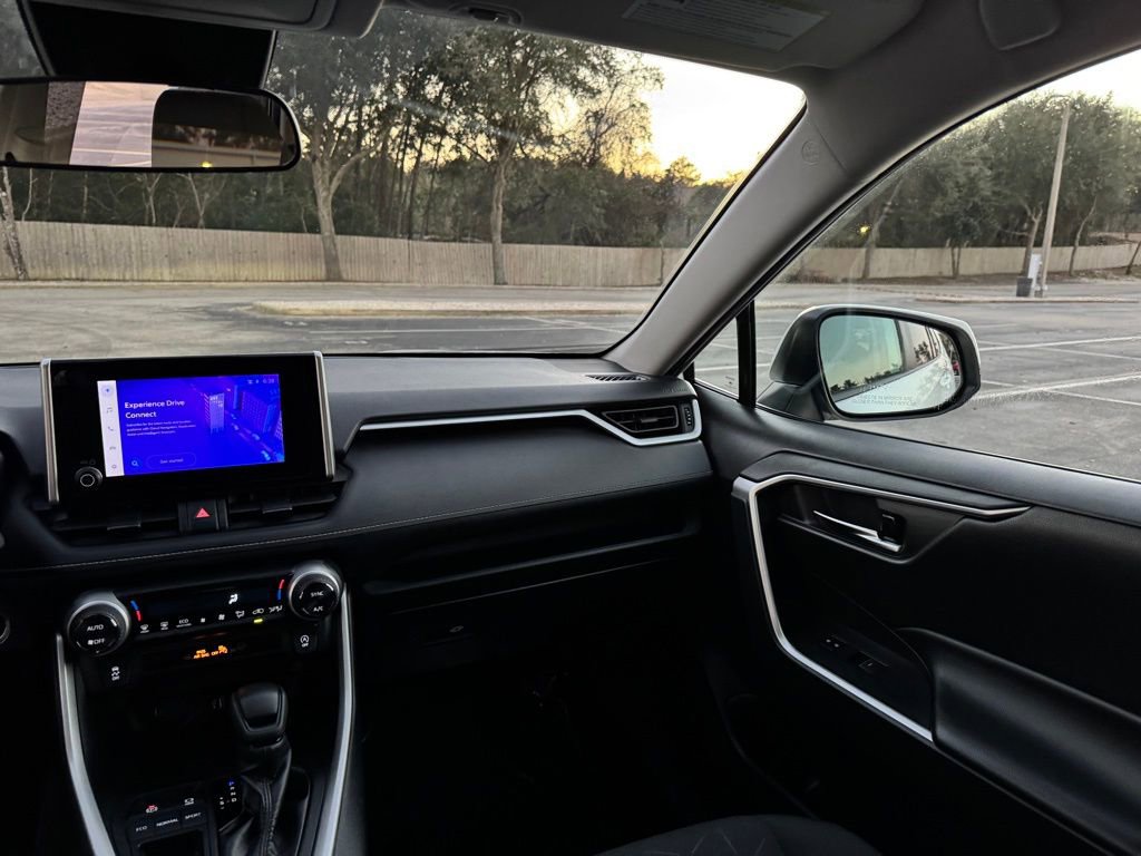 Used 2024 Toyota RAV4 XLE image 28