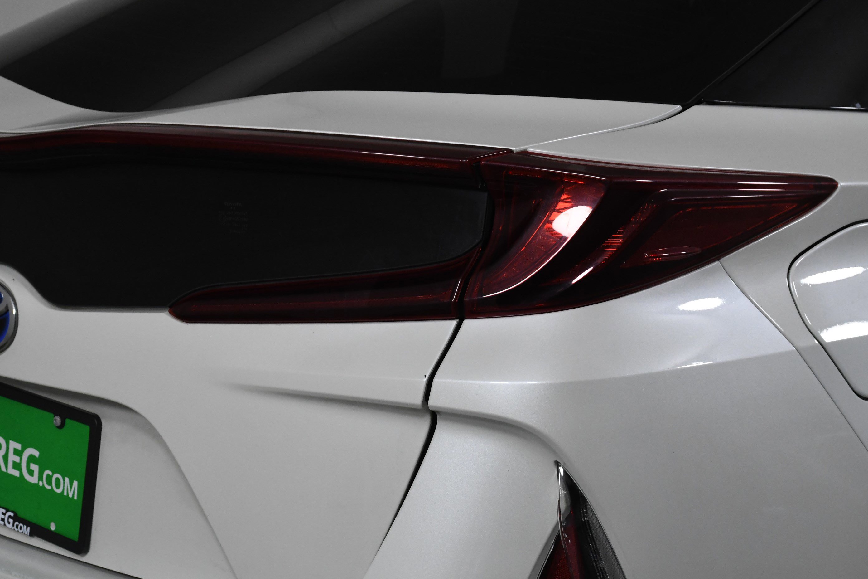 Used 2017 Toyota Prius Prime Advanced image 31