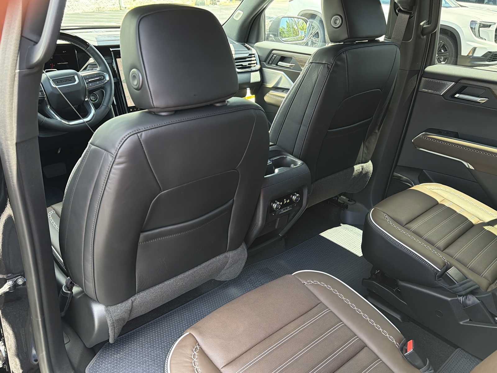 New 2026 GMC Acadia Denali Ultimate FWD image 21