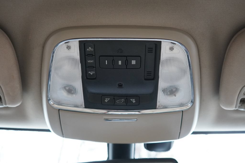 Used 2016 Jeep Grand Cherokee Limited AWD/4WD image 26