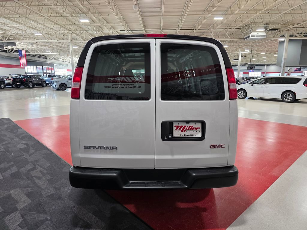 New 2026 GMC Savana 3500 w/ Driver Convenience Package RWD image 4