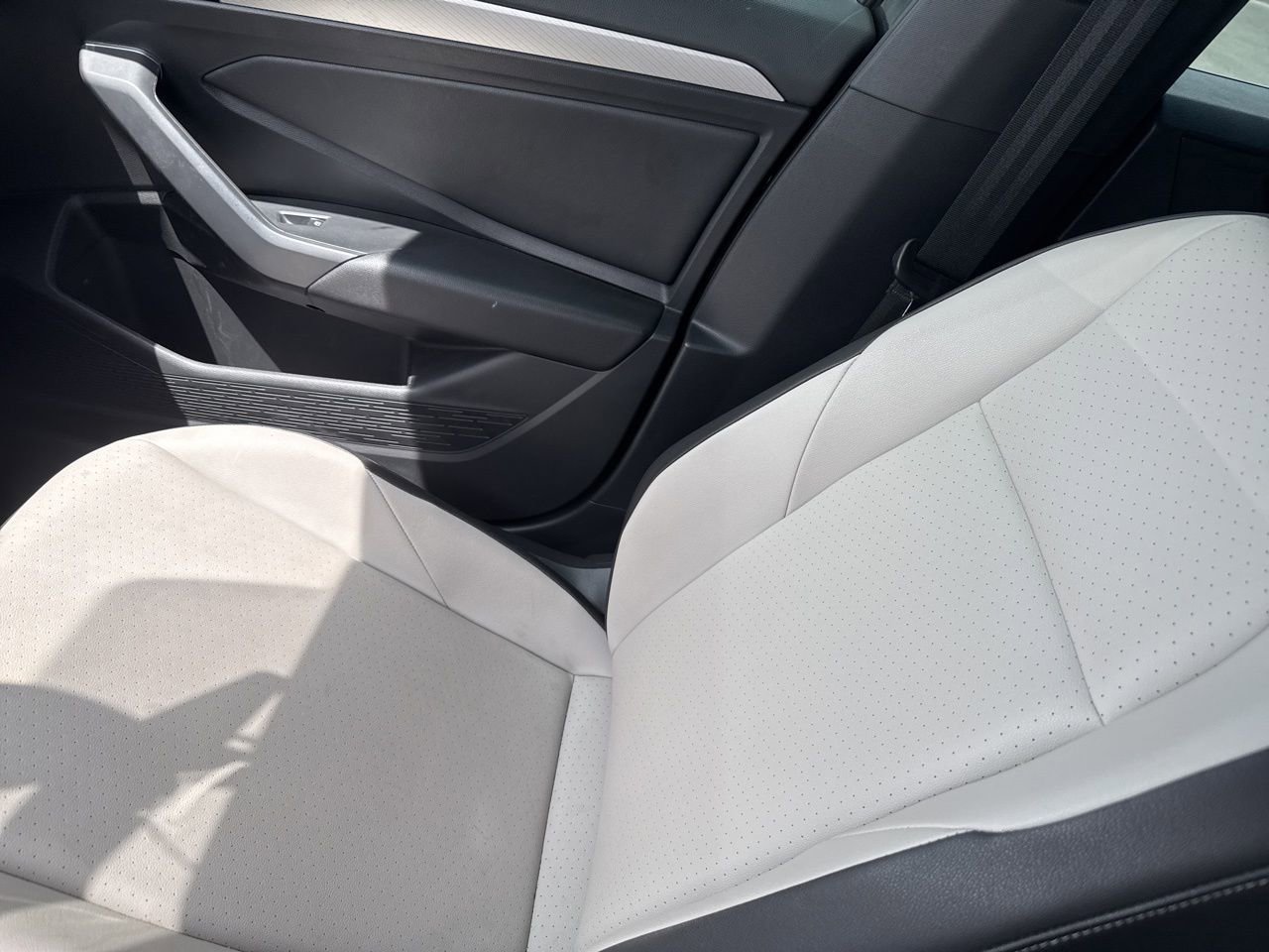 Used 2020 Volkswagen Jetta R-Line FWD image 4