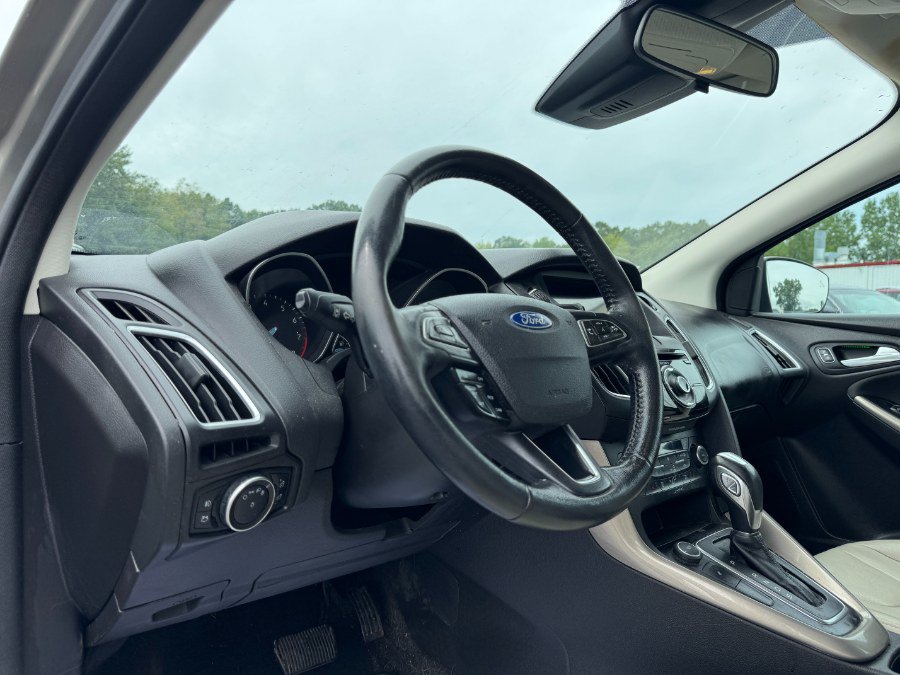 Used 2016 Ford Focus Titanium w/ Titanium Technology Package FWD image 14