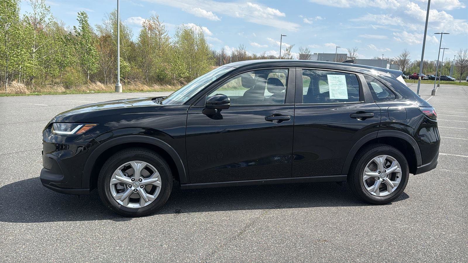 Used 2024 Honda HR-V LX image 11