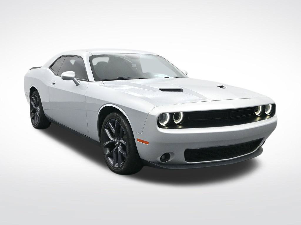 Used 2020 Dodge Challenger SXT w/ Blacktop Package RWD image 3