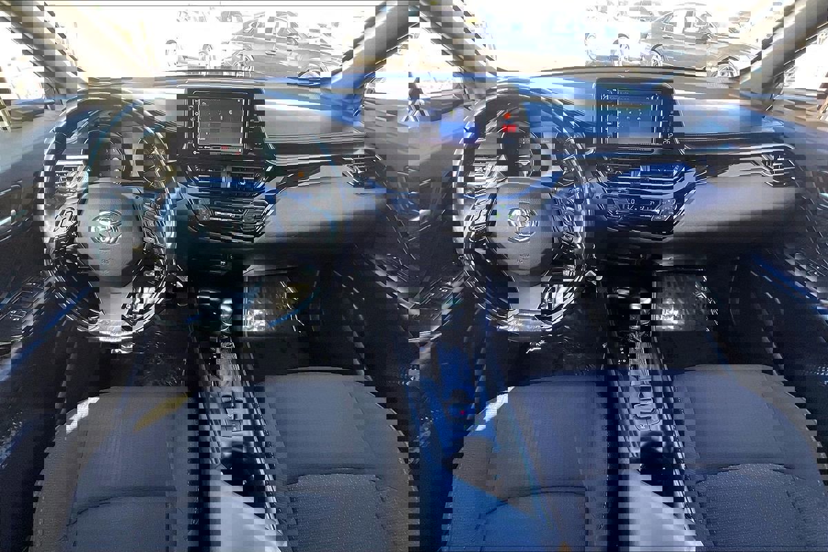 Used 2018 Toyota C-HR XLE image 27