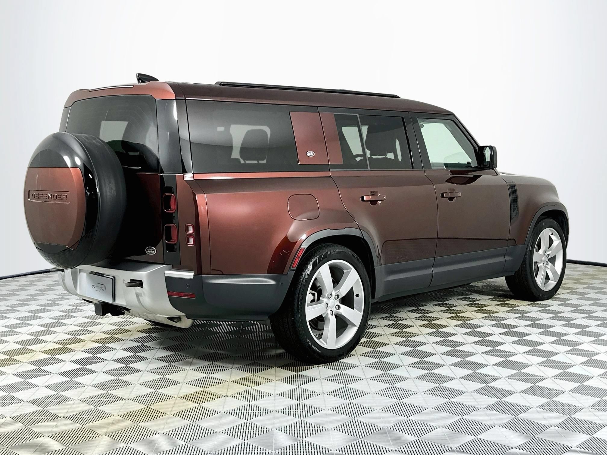 Certified 2023 Land Rover Defender 130 First Edition AWD/4WD image 5