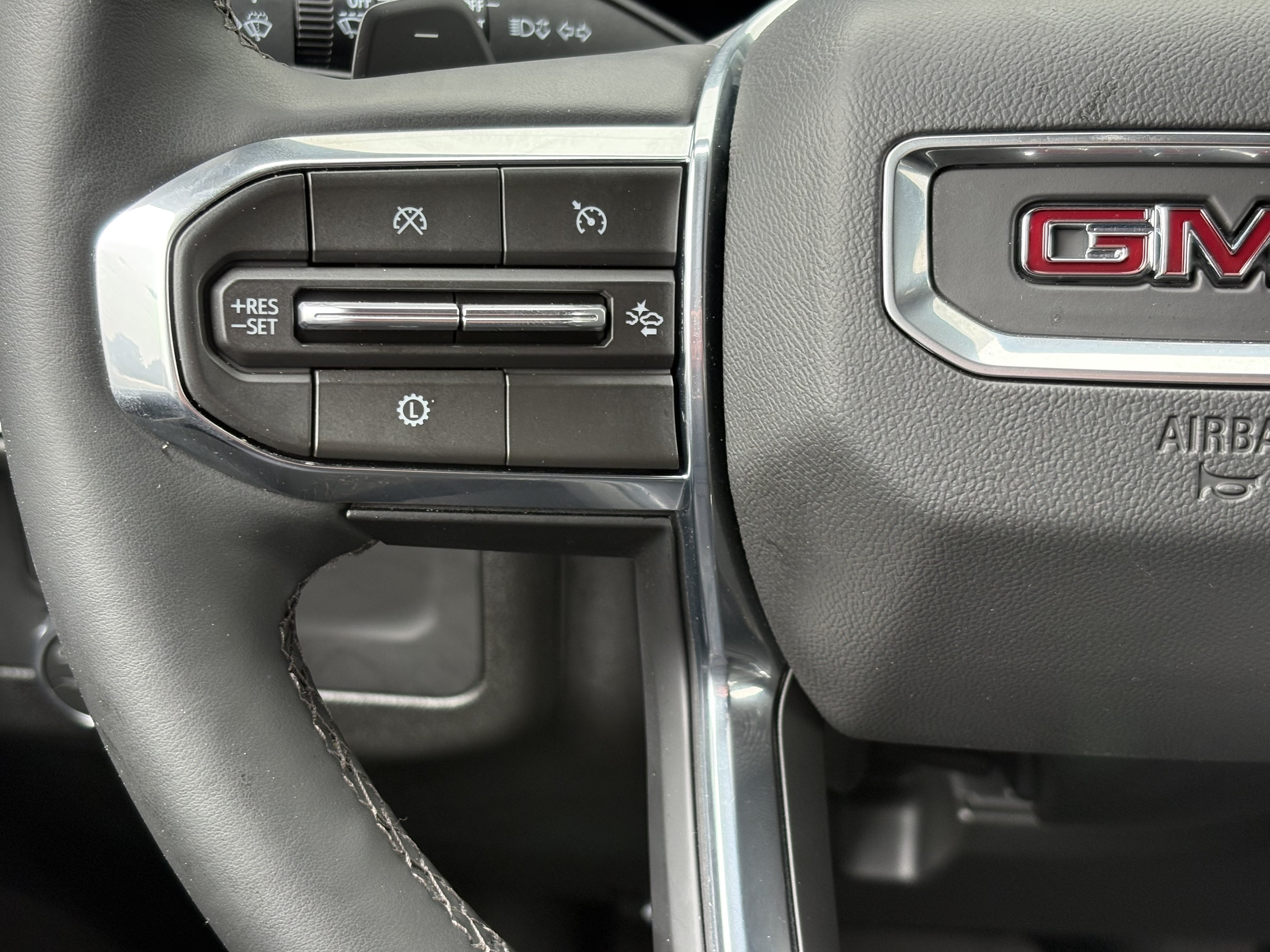 Used 2026 GMC Yukon XL Elevation w/ LPO, Floor Liner Package AWD/4WD image 17
