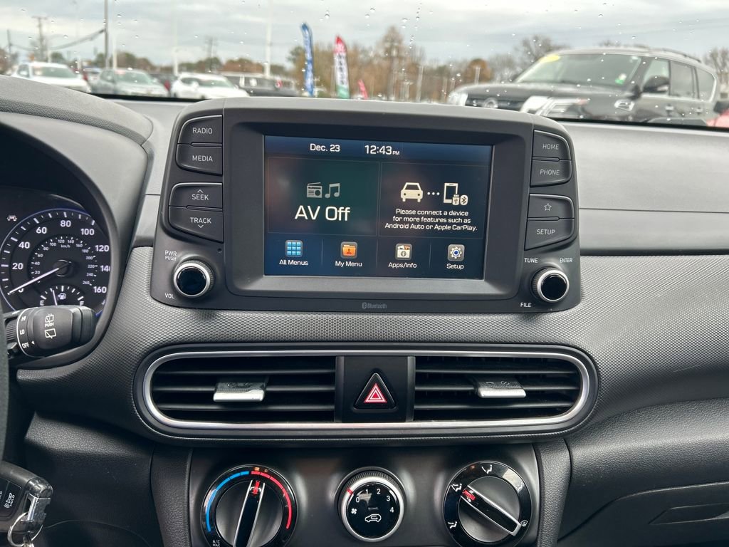 Used 2021 Hyundai Kona SE image 17