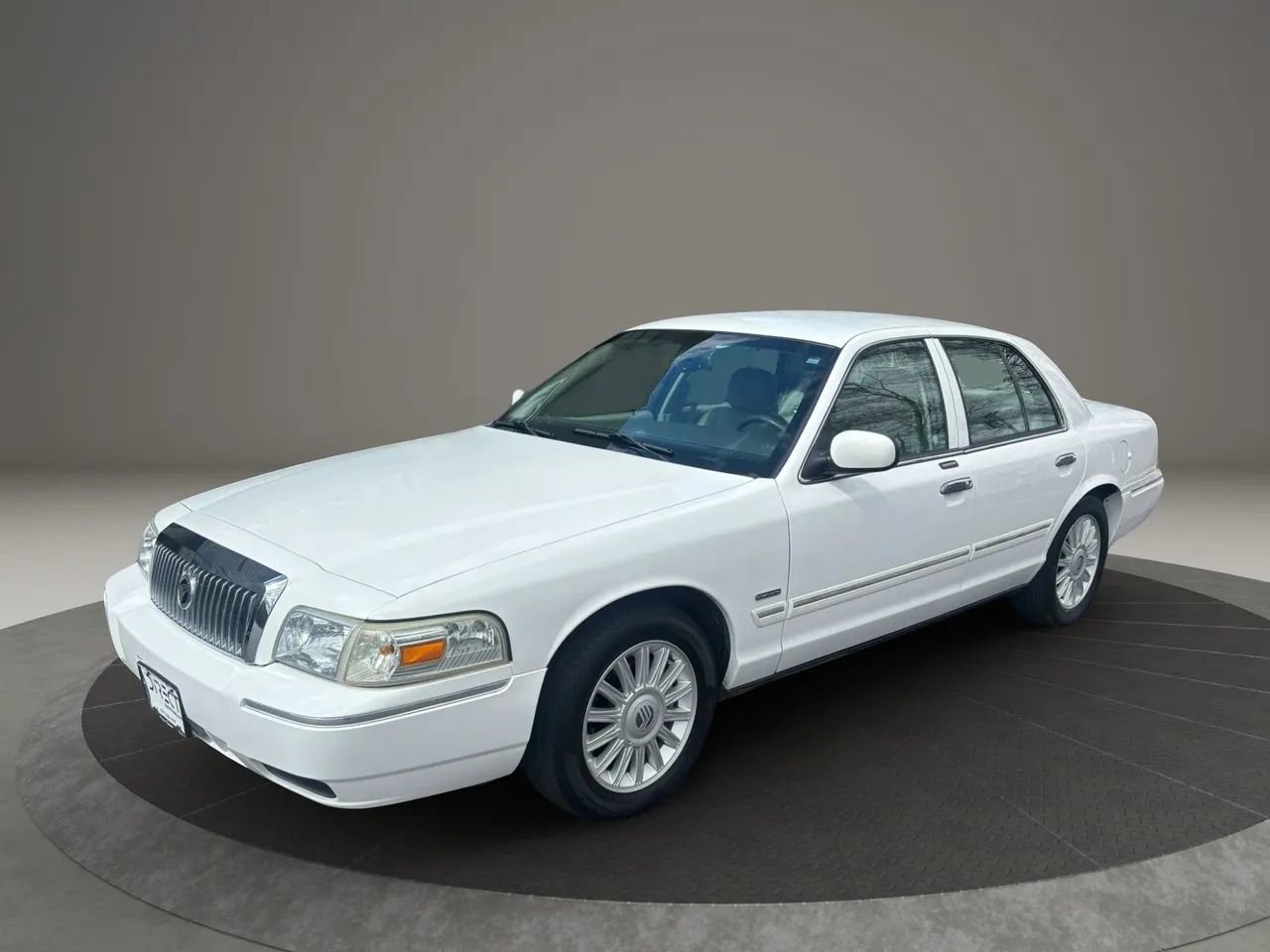 Used 2009 Mercury Grand Marquis LS image 12