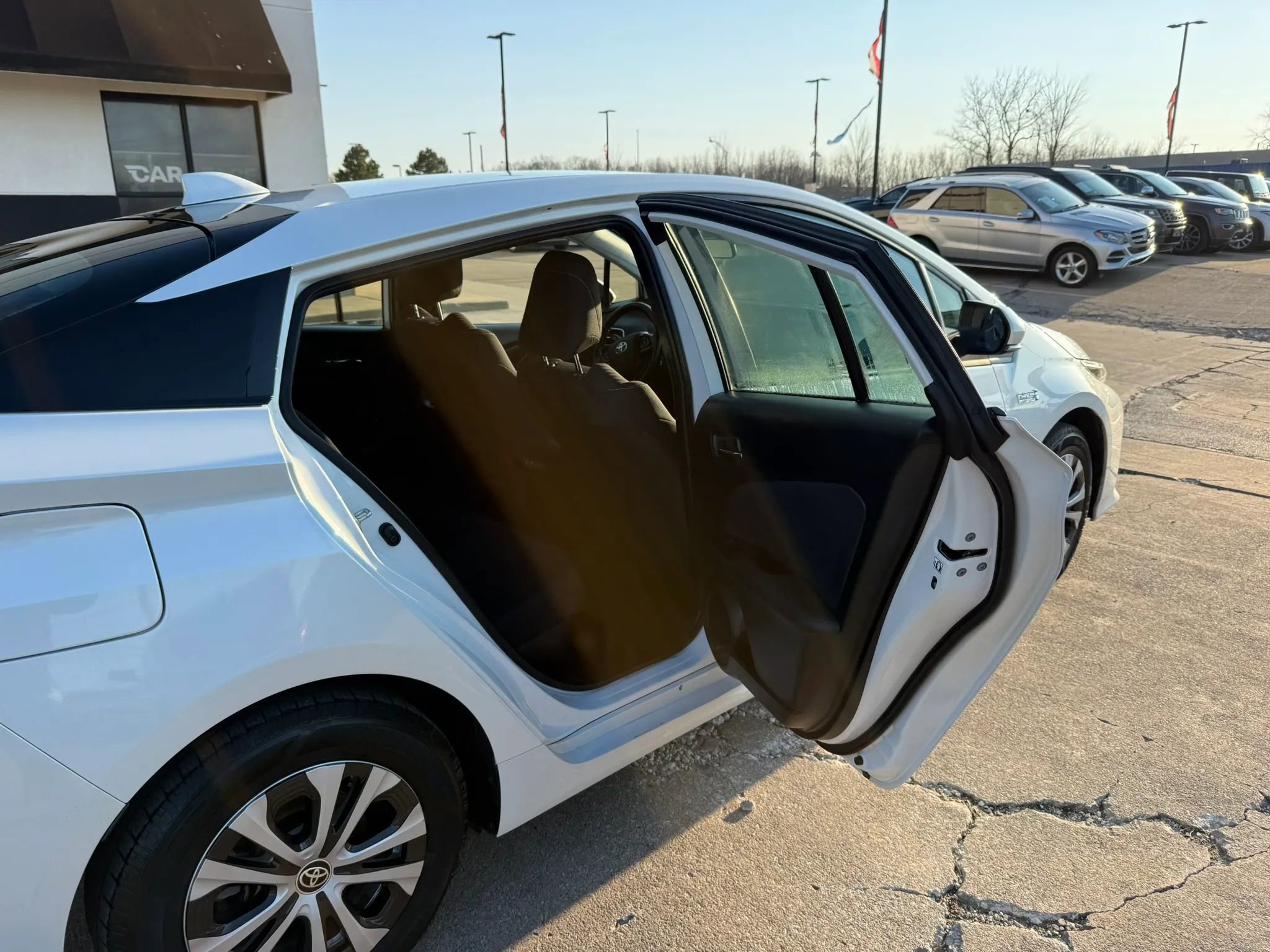 Used 2022 Toyota Prius Prime LE FWD image 21