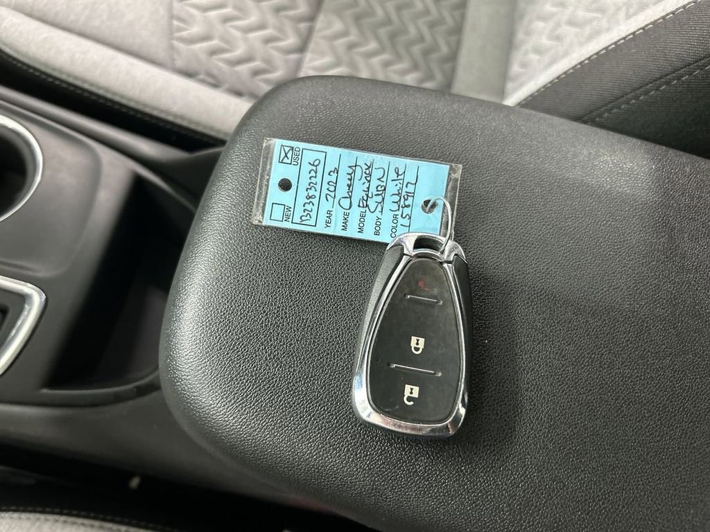 Used 2023 Chevrolet Equinox LS AWD/4WD image 12
