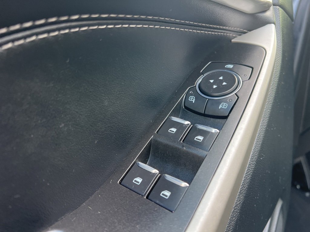 Used 2022 Ford Explorer XLT w/ Equipment Group 202A image 12