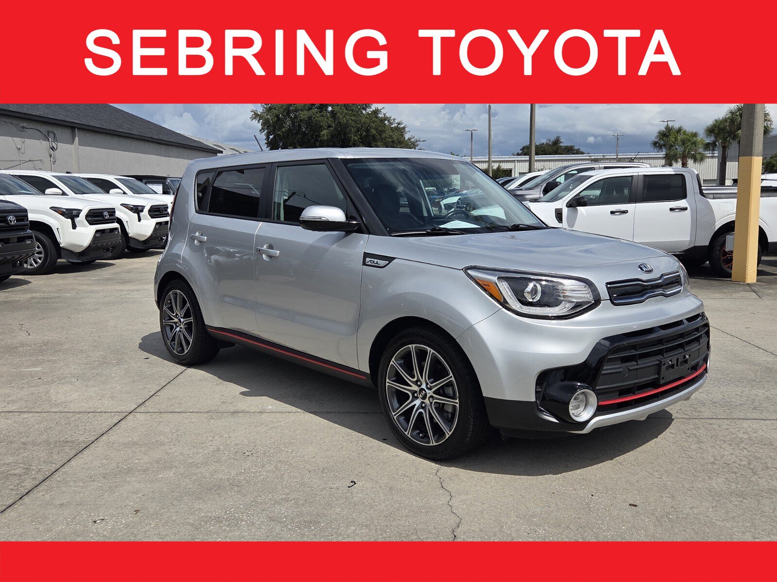 Used 2018 Kia Soul ! w/ Tech Package FWD image 1