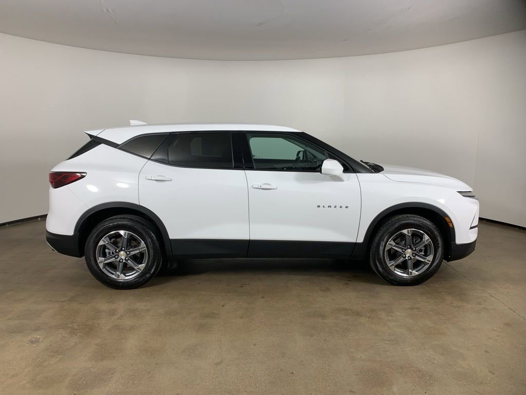 Used 2023 Chevrolet Blazer LT image 7