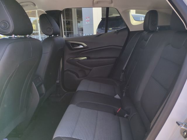 Certified 2025 Chevrolet Trax LT w/ LT Convenience Package image 14