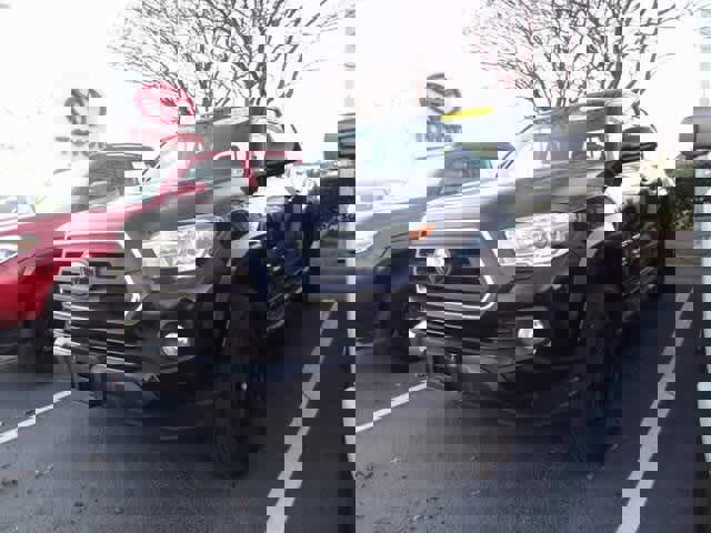 Used 2022 Toyota Tacoma SR5 image 1