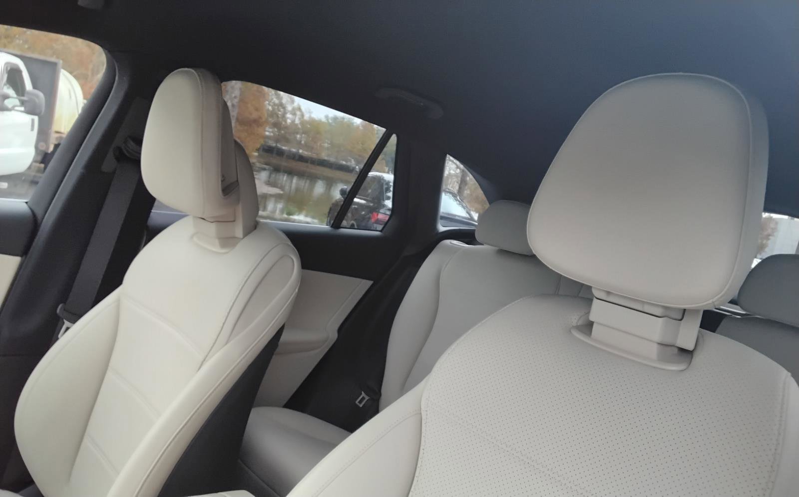 Used 2025 Mercedes-Benz GLC 300 GLC 300 image 19