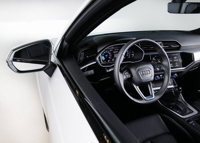 New 2025 Audi Q3 2.0T Premium image 22