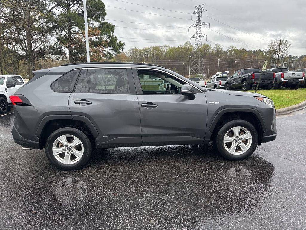 Used 2021 Toyota RAV4 XLE w/ Convenience Package image 6