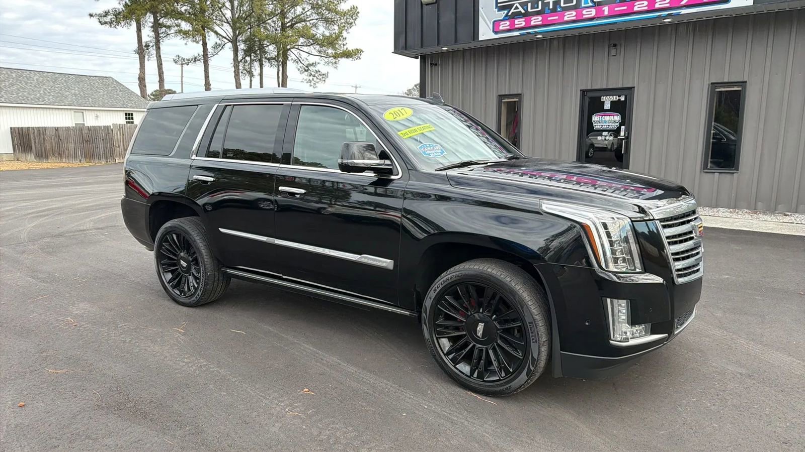 Used 2017 Cadillac Escalade Platinum image 3