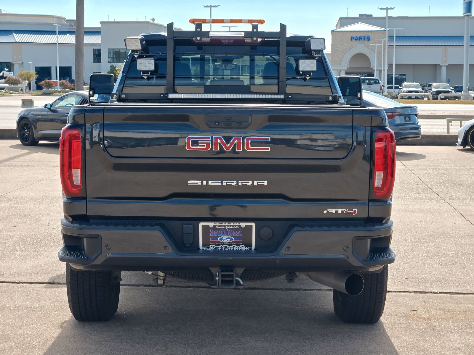 Used 2020 GMC Sierra 2500 AT4 w/ AT4 Premium Package image 4