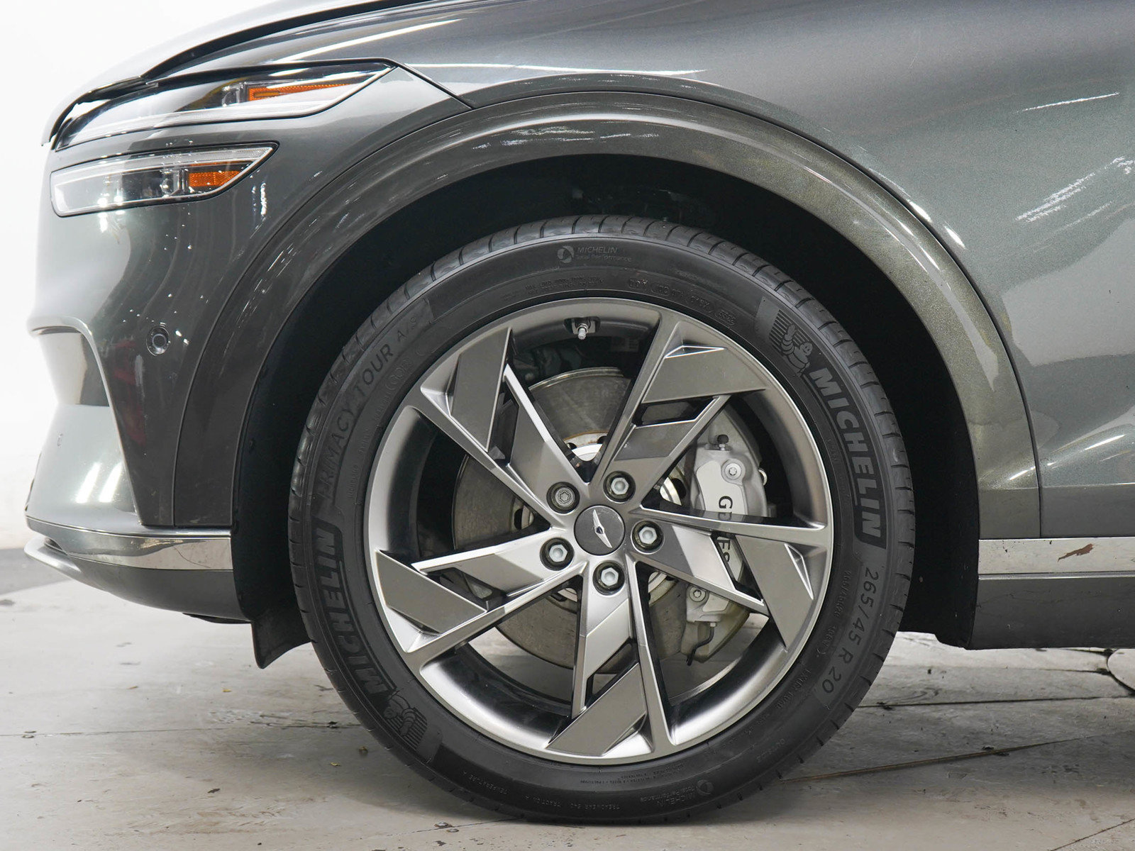 Used 2023 Genesis Electrified GV70 AWD/4WD image 29