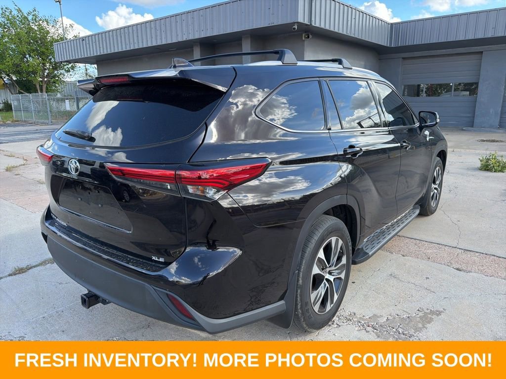 Used 2022 Toyota Highlander XLE image 7