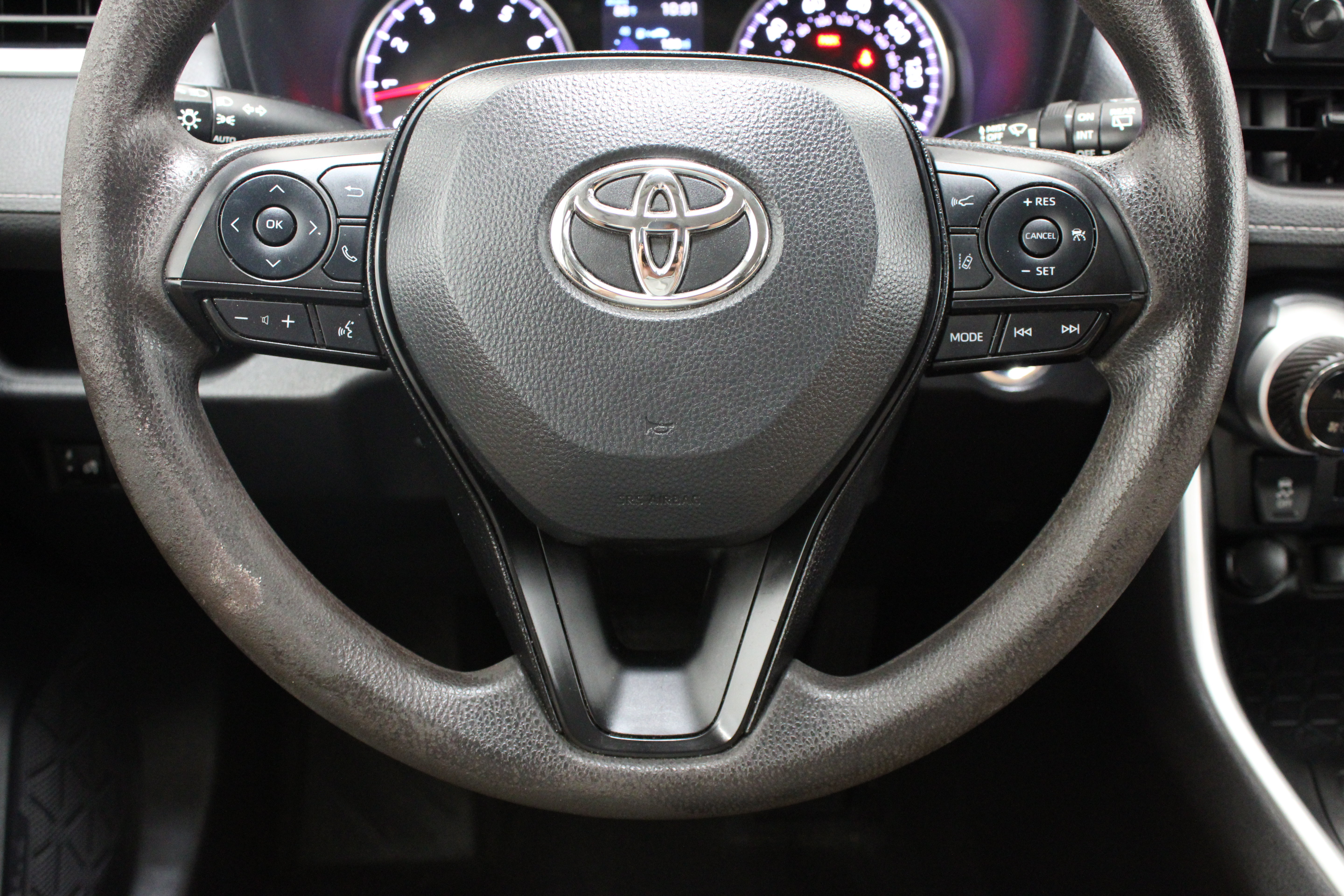 Used 2022 Toyota RAV4 XLE AWD/4WD image 23