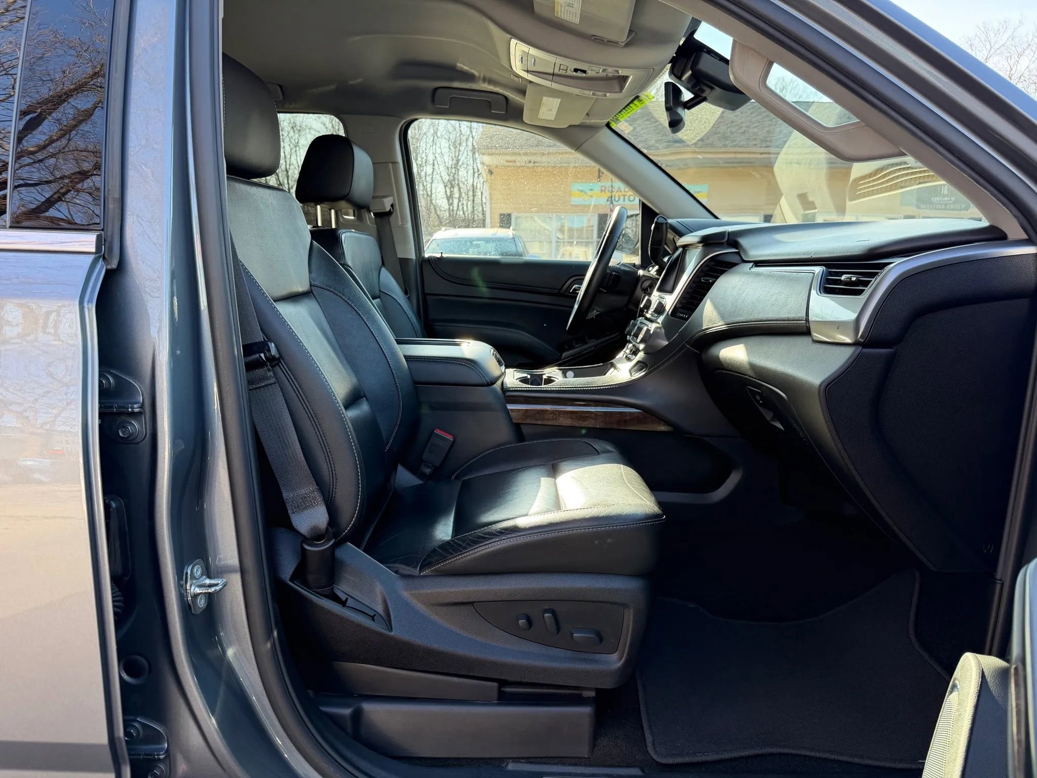 Used 2018 Chevrolet Tahoe LT image 37