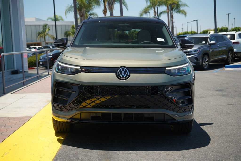 New 2026 Volkswagen Tiguan SE R-Line FWD image 5