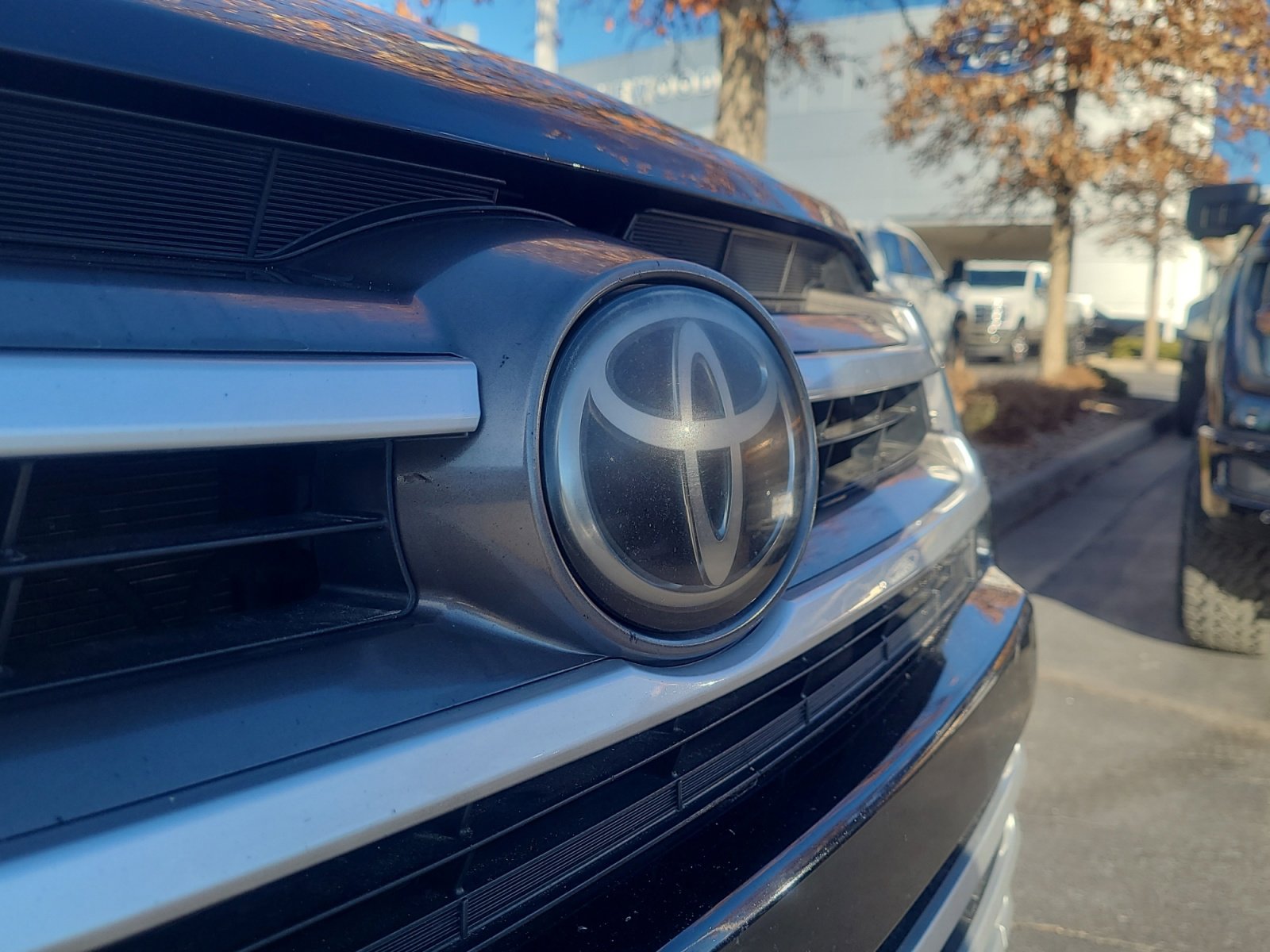 Used 2018 Toyota Highlander XLE image 23