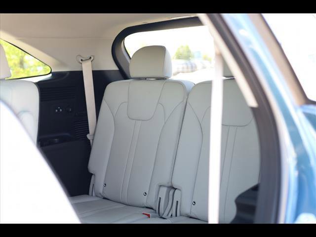 Used 2025 Kia Sorento EX w/ EX Panoramic Sunroof Package image 16