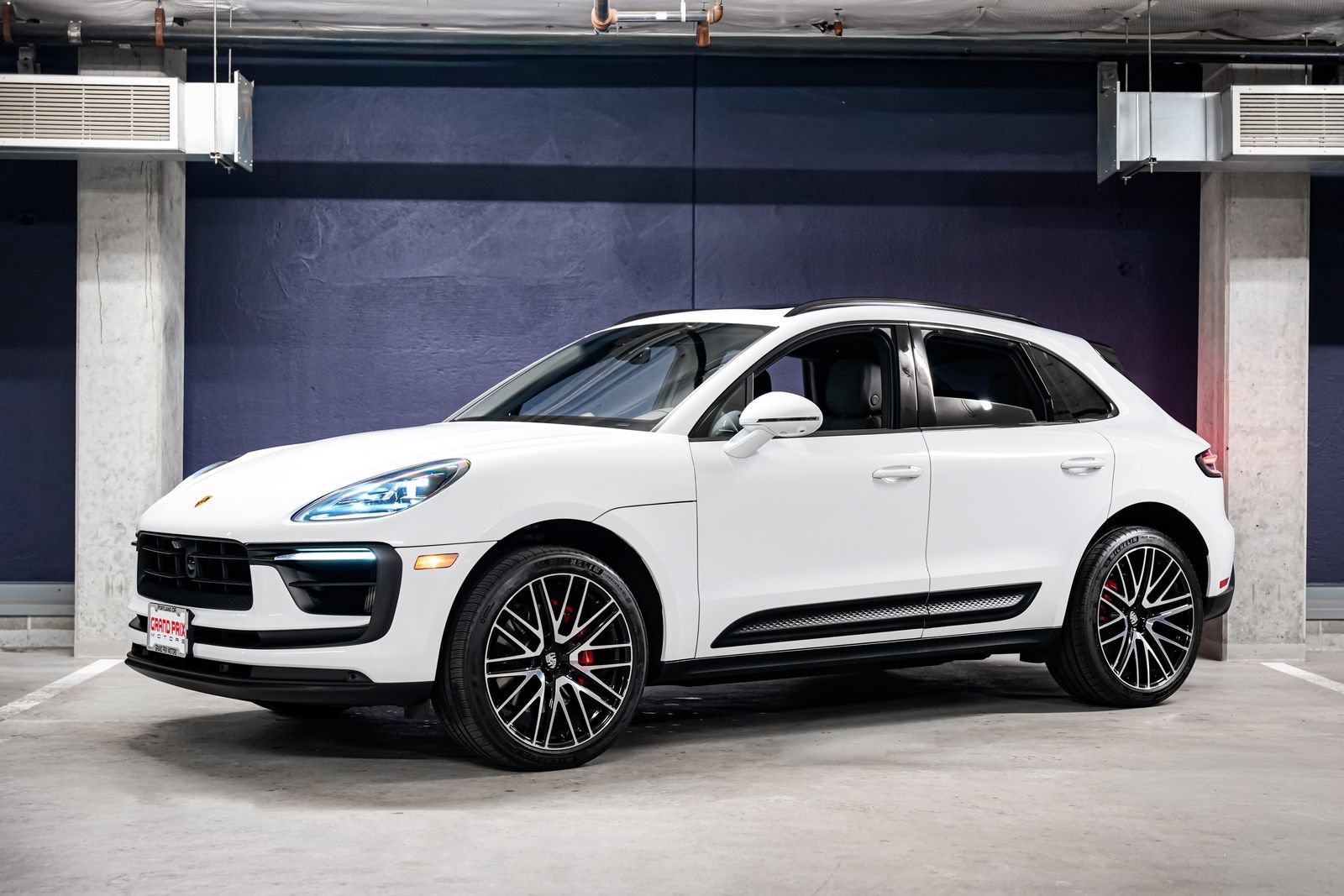 Used 2024 Porsche Macan S AWD/4WD image 6