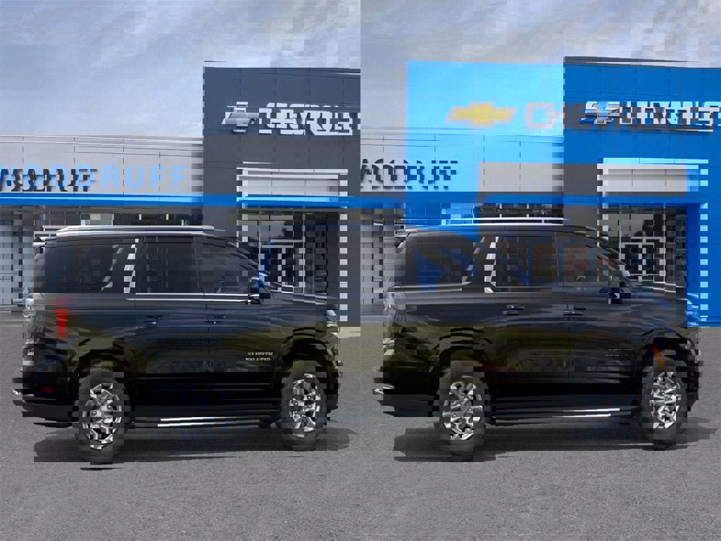 New 2026 Chevrolet Suburban LS image 5