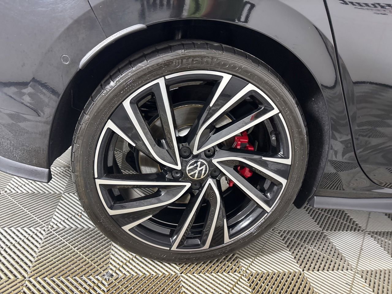 Used 2024 Volkswagen GTI Autobahn image 31