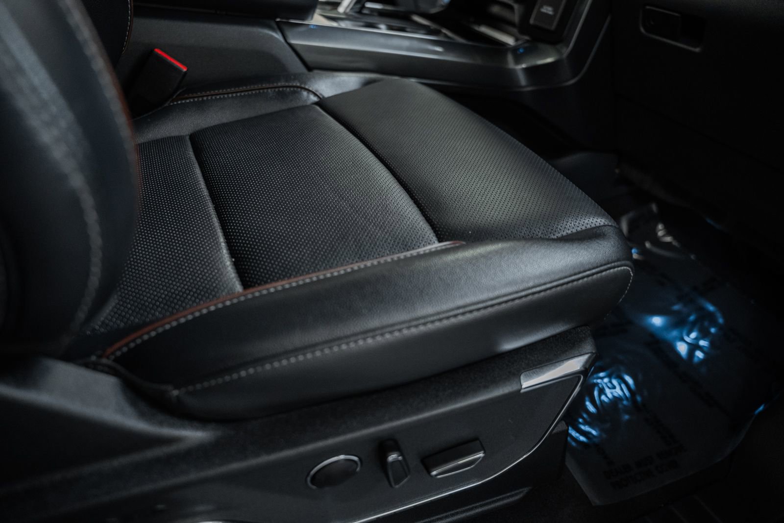 Certified 2023 Ford F150 Lariat w/ Equipment Group 502A High image 45