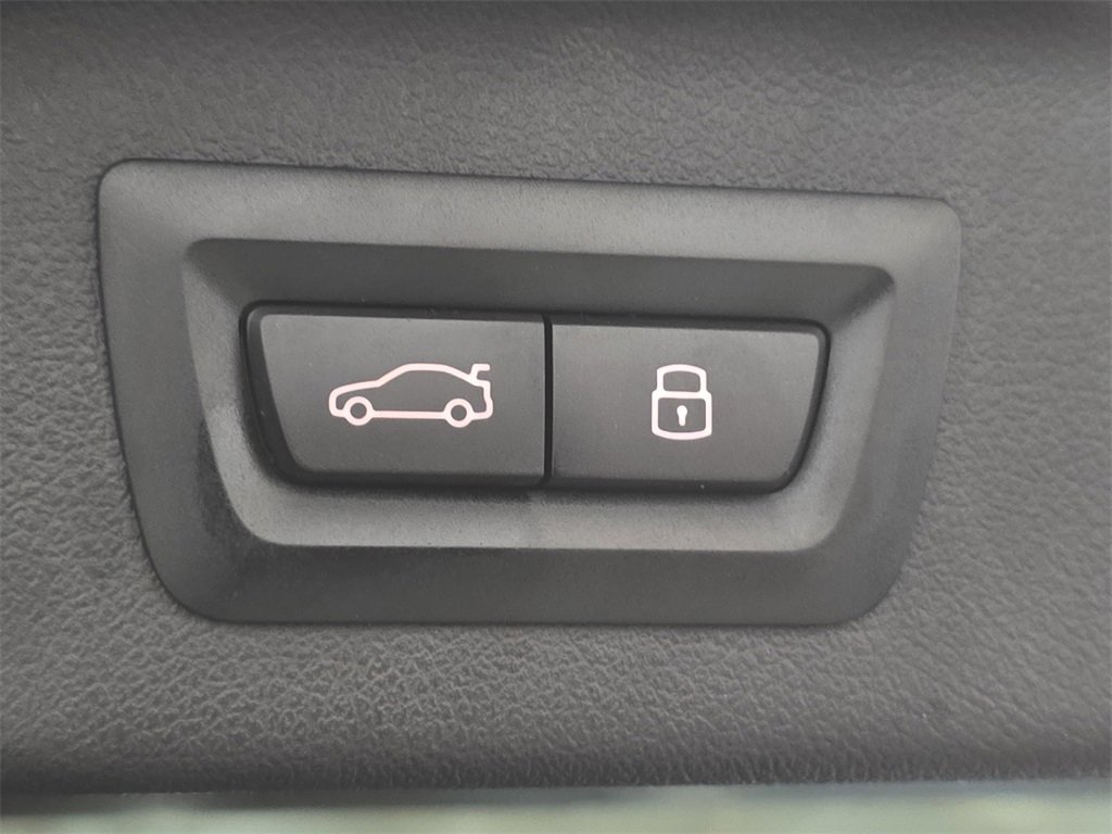 Used 2026 BMW X7 xDrive40i w/ M Sport Package image 30