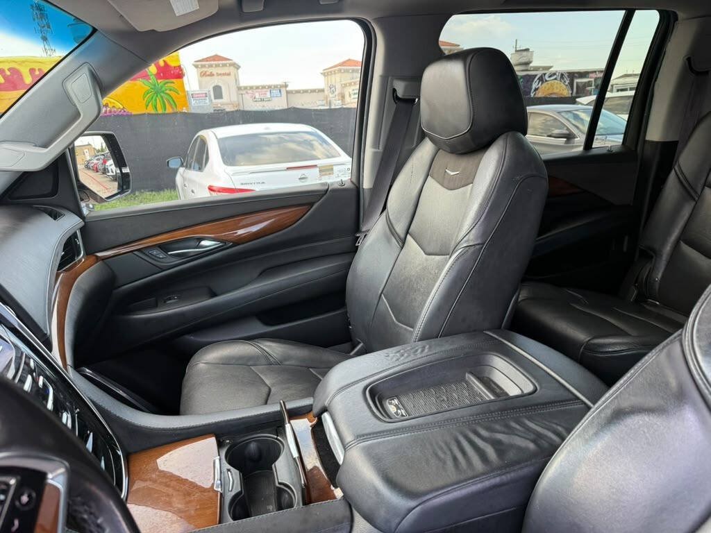 Used 2017 Cadillac Escalade ESV Premium Luxury AWD/4WD image 37