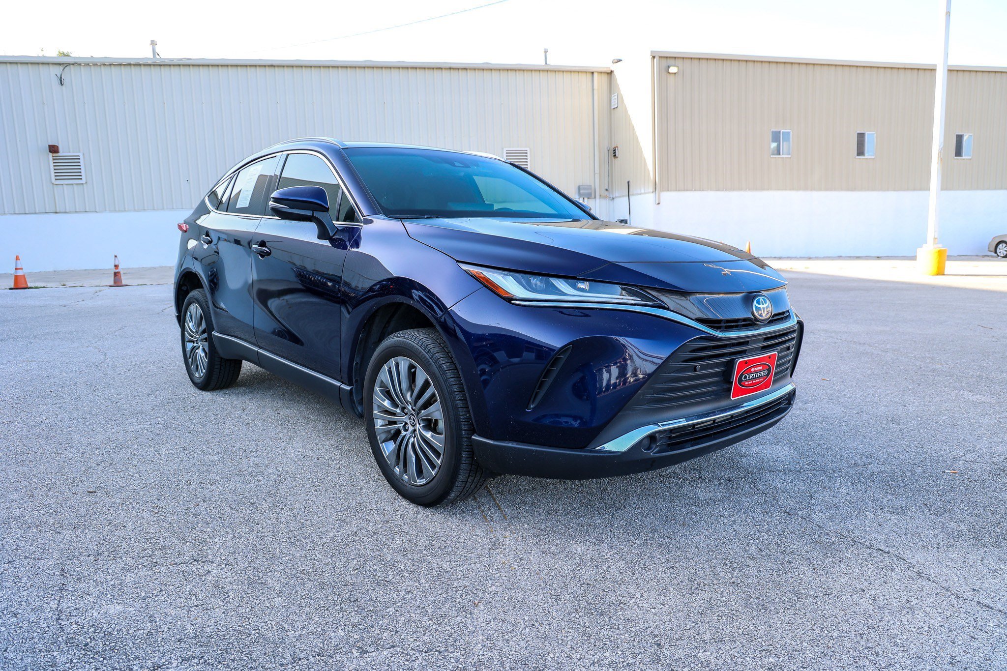 Certified 2022 Toyota Venza XLE AWD/4WD image 5